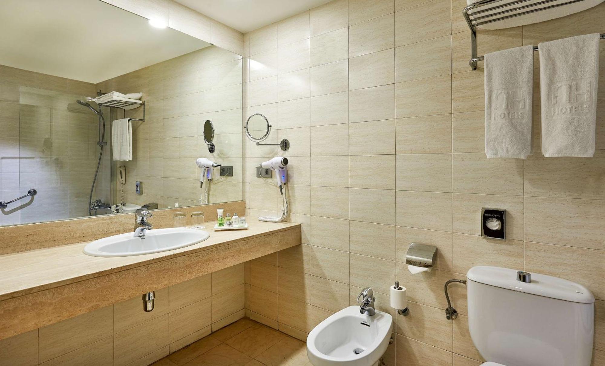 Nh Lleida Pirineos Otel Dış mekan fotoğraf