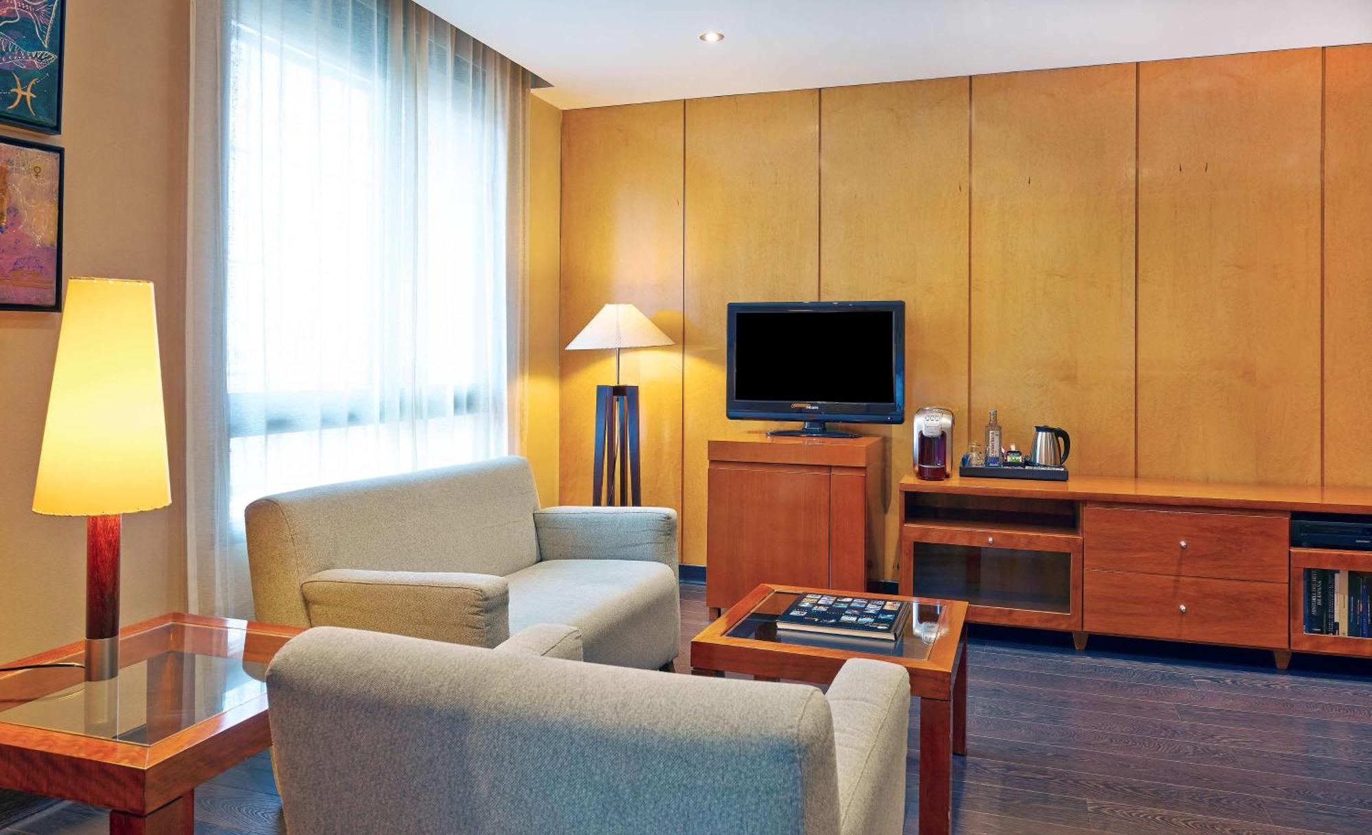 Nh Lleida Pirineos Otel Dış mekan fotoğraf