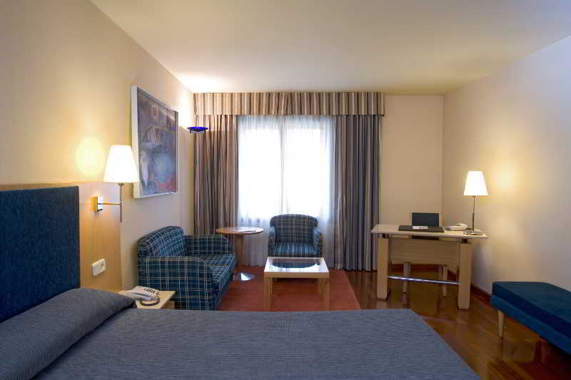 Nh Lleida Pirineos Otel Dış mekan fotoğraf