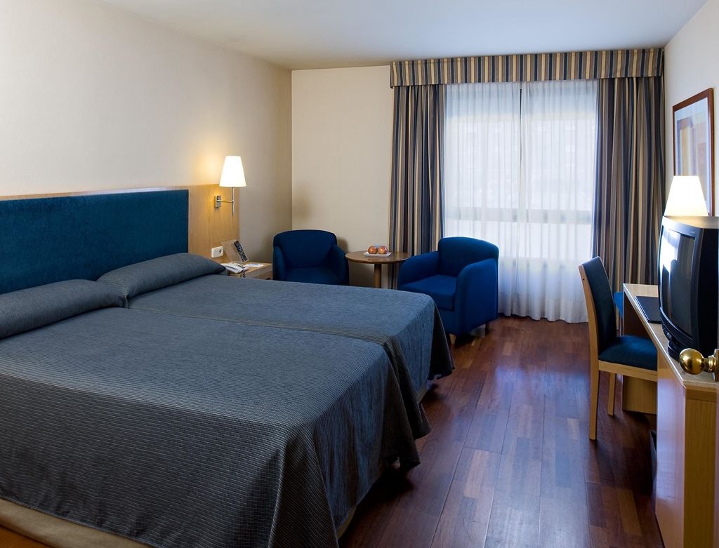 Nh Lleida Pirineos Otel Oda fotoğraf