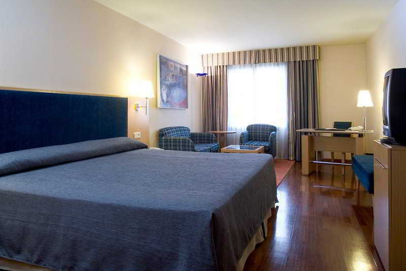 Nh Lleida Pirineos Otel Dış mekan fotoğraf