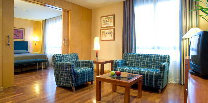 Nh Lleida Pirineos Otel Dış mekan fotoğraf